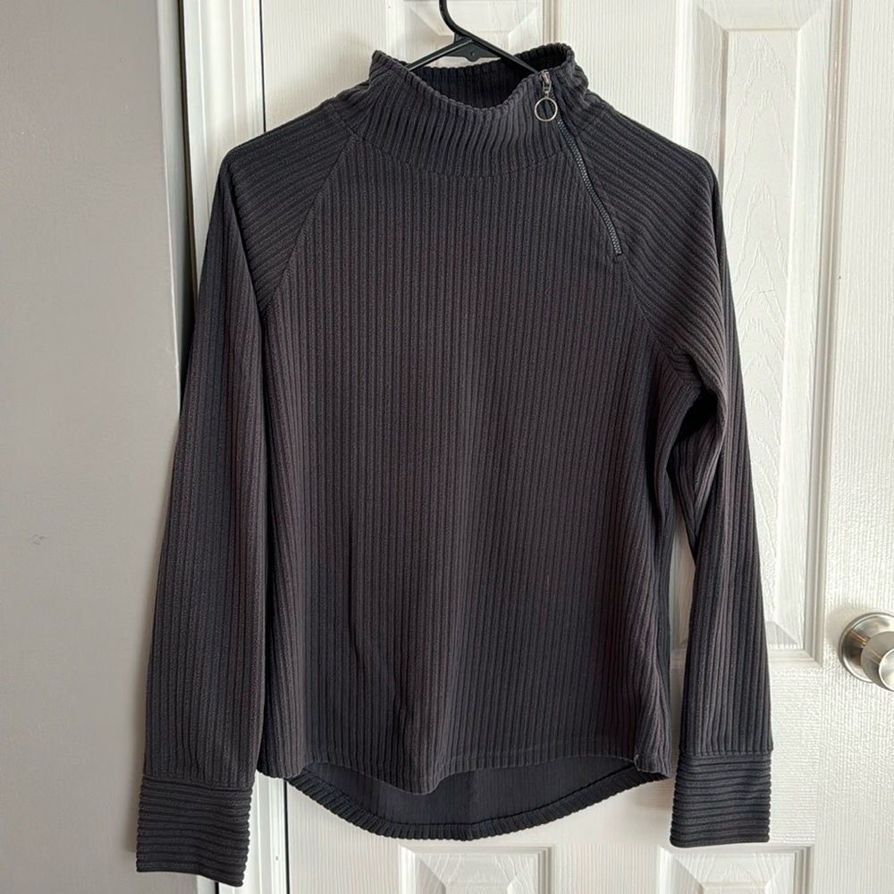American Outdoorsman Fleece 1/4 zip top Women’s size Med